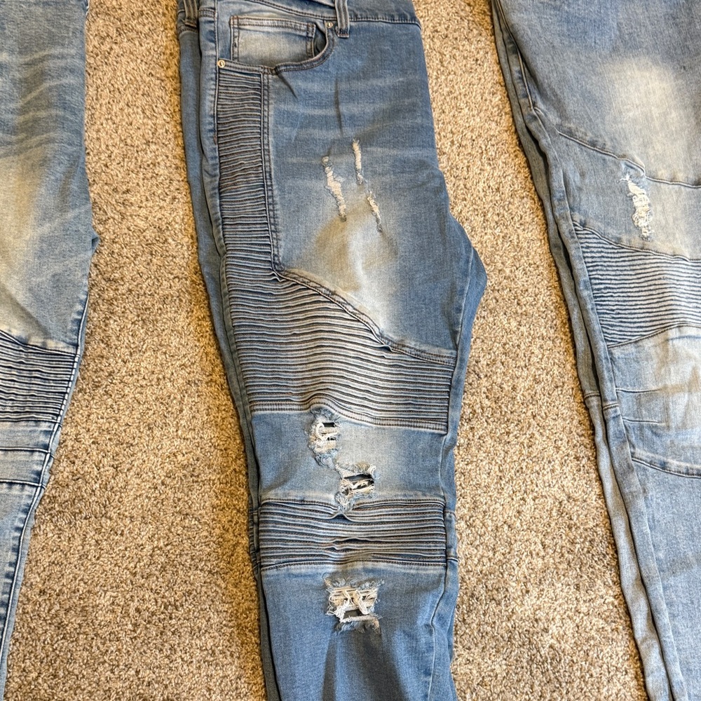 Men's Distressed Blue Jeans